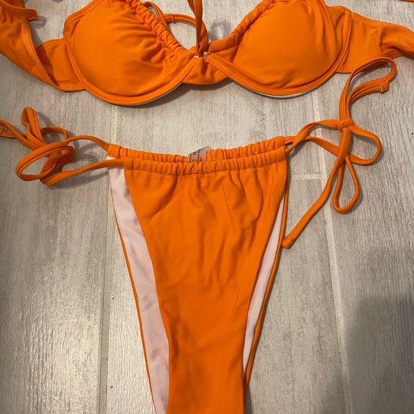 Bathing suit - Picture 2 of 9